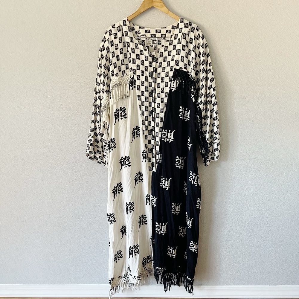 Pegasus Black/White Caftan Kimono Art To Wear Yin and Yang One Size